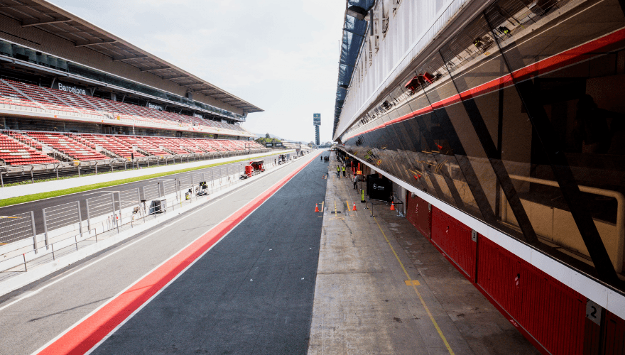 empty f1 track